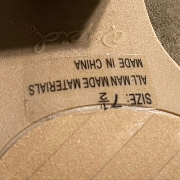 Open toe booties - Picture 3 of 4